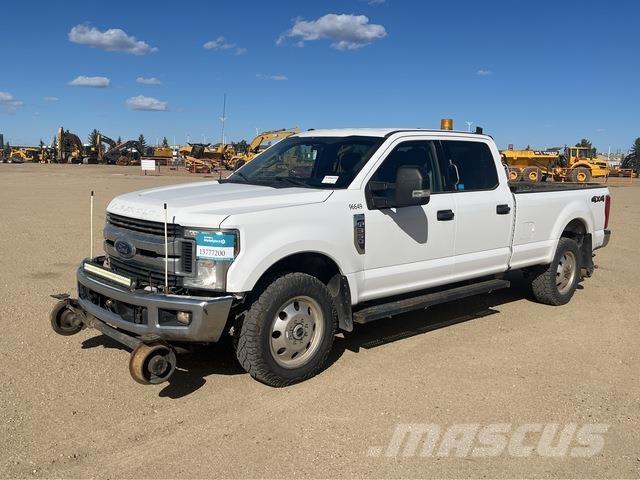 Ford F-350 皮卡.傳統半斗卡車/側卸板
