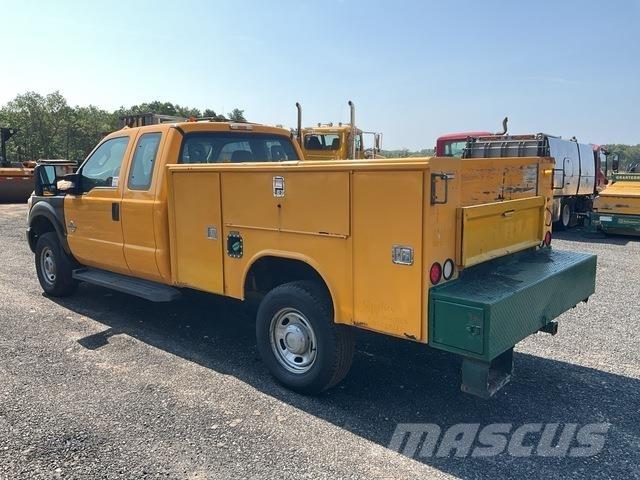 Ford F-350 皮卡.傳統半斗卡車/側卸板