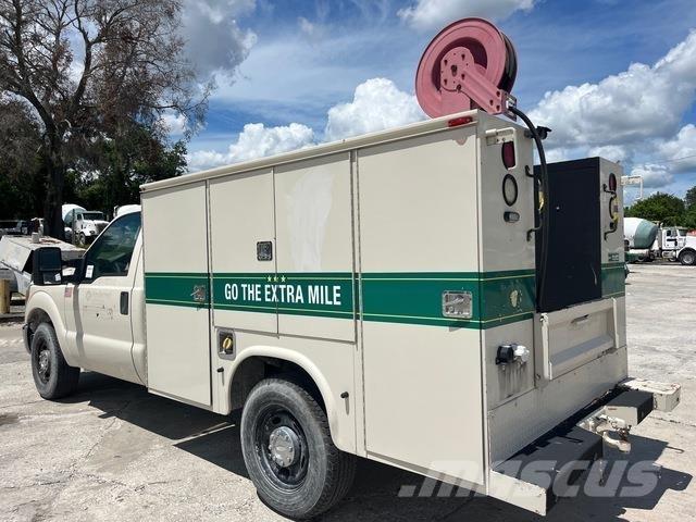 Ford F-350 皮卡.傳統半斗卡車/側卸板