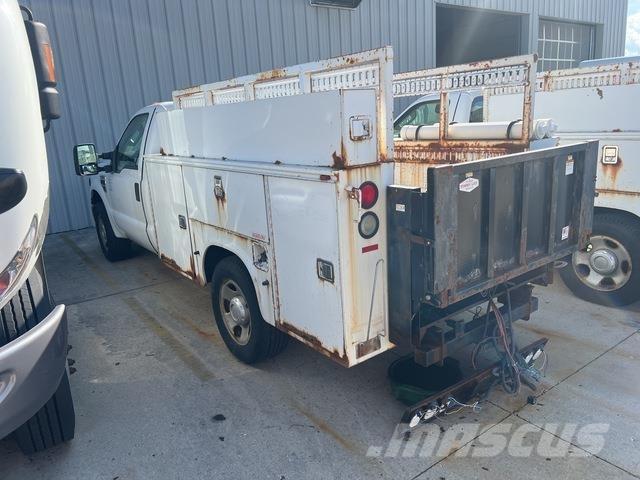 Ford F-350 皮卡.傳統半斗卡車/側卸板