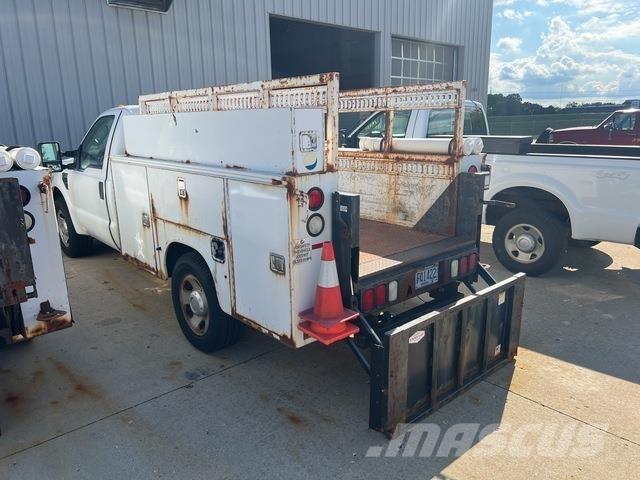 Ford F-350 皮卡.傳統半斗卡車/側卸板