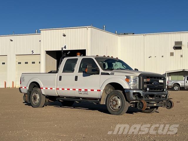 Ford F-350 皮卡.傳統半斗卡車/側卸板