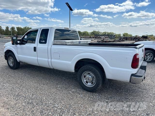 Ford F-350 皮卡.傳統半斗卡車/側卸板