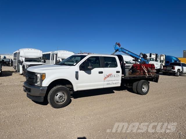 Ford F-350 移動式鑽機車