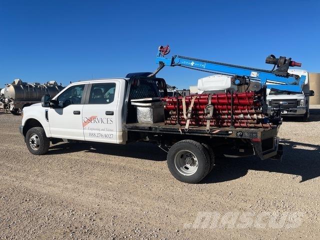 Ford F-350 移動式鑽機車