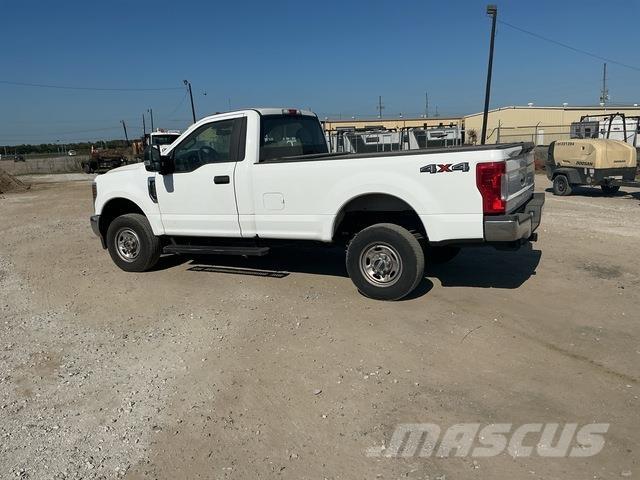 Ford F-350 皮卡.傳統半斗卡車/側卸板
