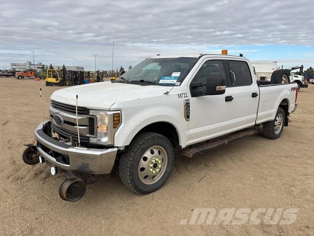 Ford F-350 皮卡.傳統半斗卡車/側卸板