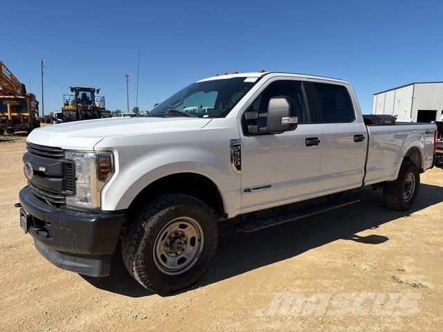 Ford F-350 皮卡.傳統半斗卡車/側卸板