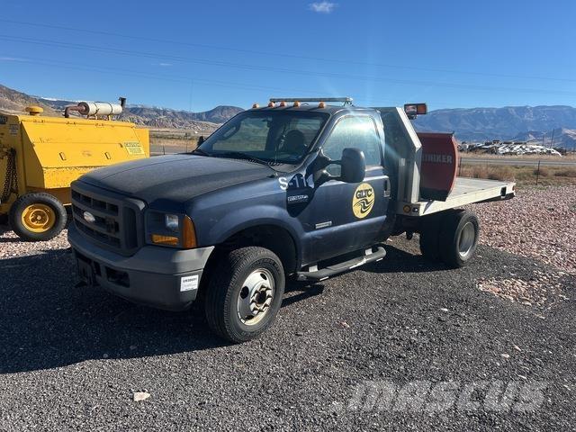 Ford F-350 平板式/側卸式卡車