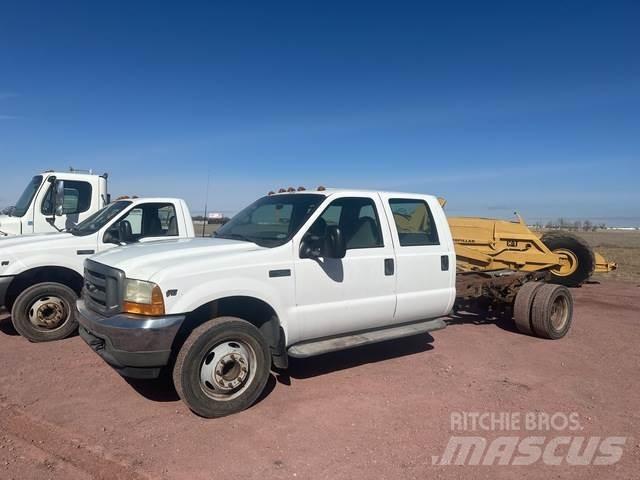 Ford F-450 駕駛室與內部
