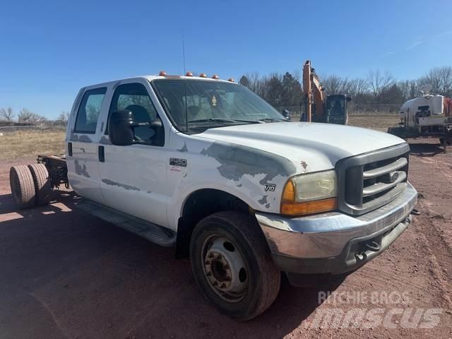 Ford F-450 駕駛室與內部