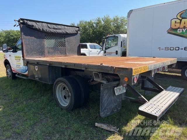 Ford F-450 平板式/側卸式卡車