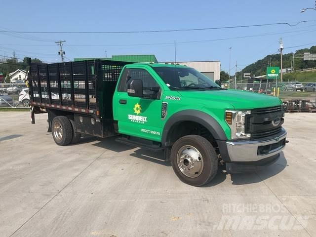 Ford F-450 平板式/側卸式卡車