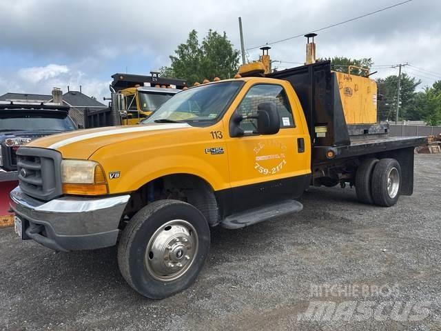 Ford F-450 平板式/側卸式卡車