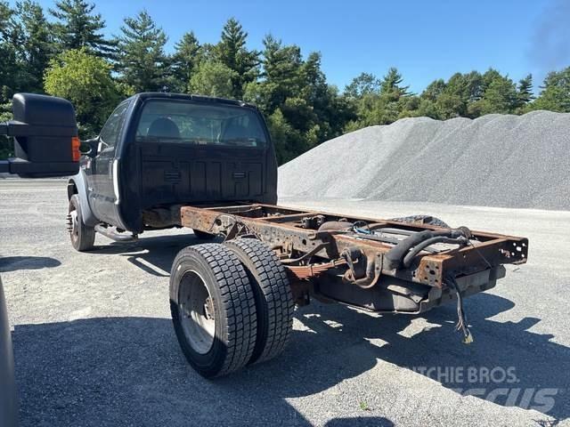 Ford F-450 駕駛室與內部
