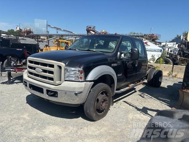 Ford F-450 駕駛室與內部