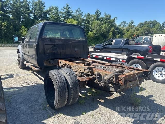 Ford F-450 駕駛室與內部