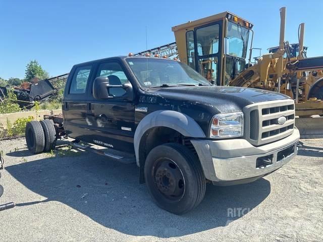 Ford F-450 駕駛室與內部