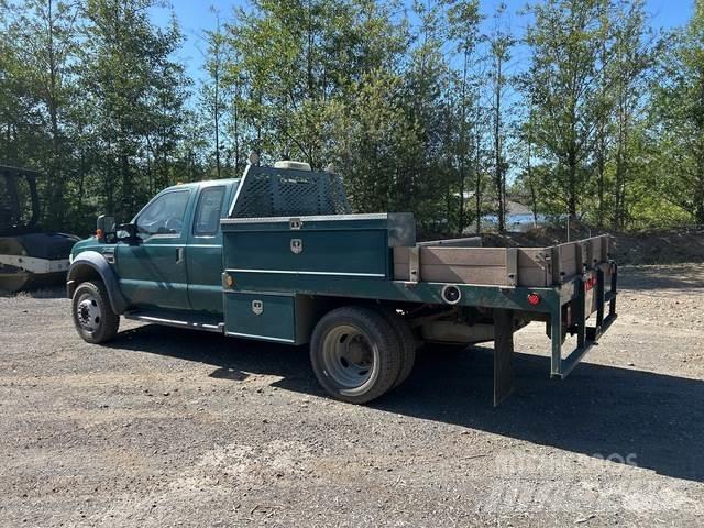Ford F-450 平板式/側卸式卡車