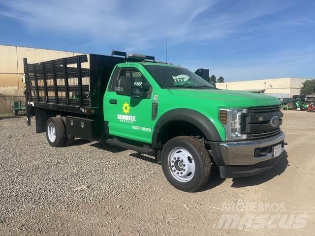 Ford F-450 平板式/側卸式卡車