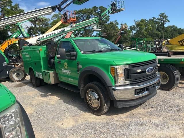 Ford F-450 都市/通用型車輛