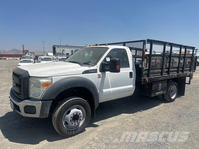 Ford F-450 平板式/側卸式卡車