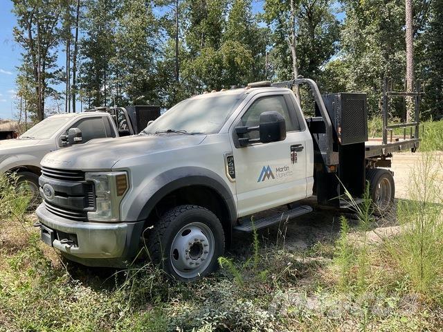 Ford F-450 平板式/側卸式卡車