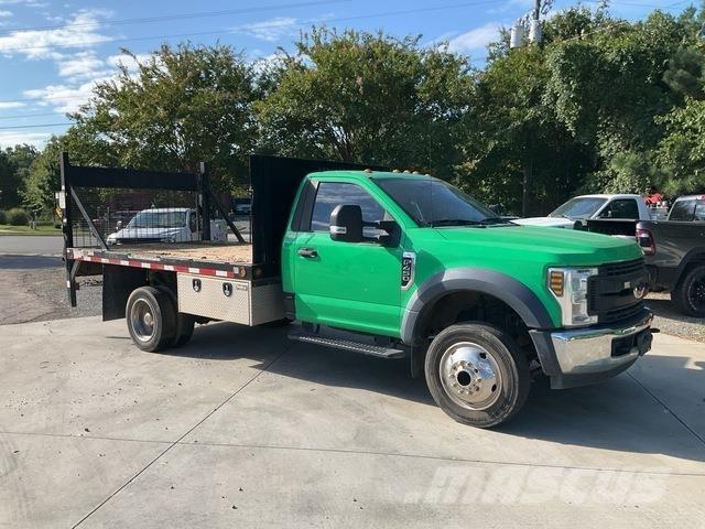 Ford F-450 平板式/側卸式卡車