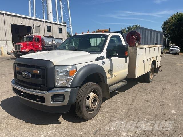 Ford F-450 都市/通用型車輛