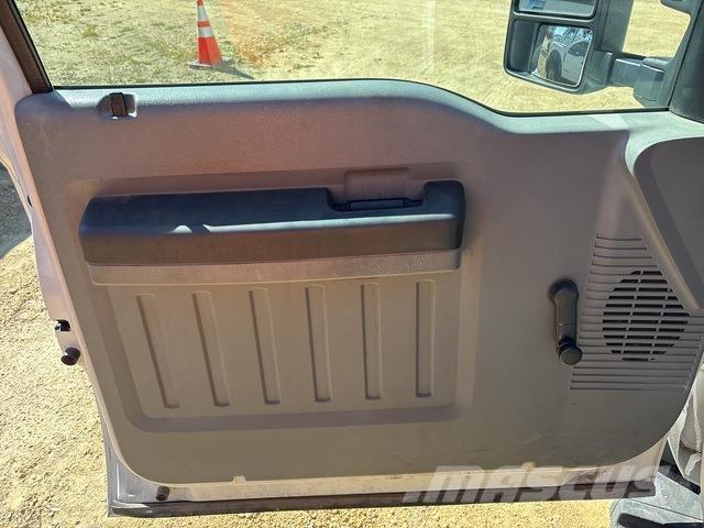 Ford F-450 皮卡.傳統半斗卡車/側卸板