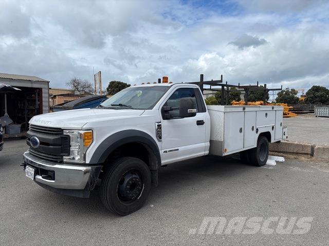Ford F-450 皮卡.傳統半斗卡車/側卸板