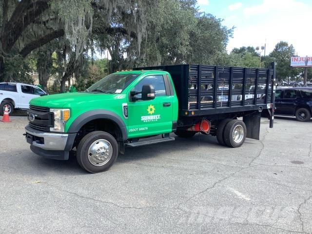 Ford F-450 平板式/側卸式卡車