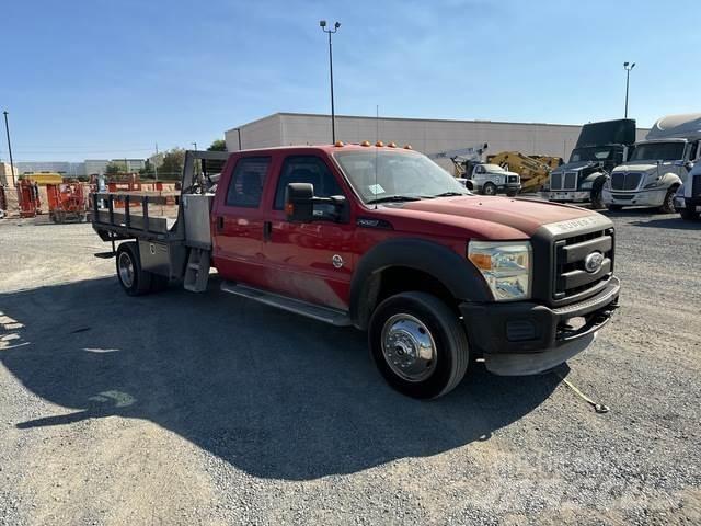 Ford F-550 平板式/側卸式卡車