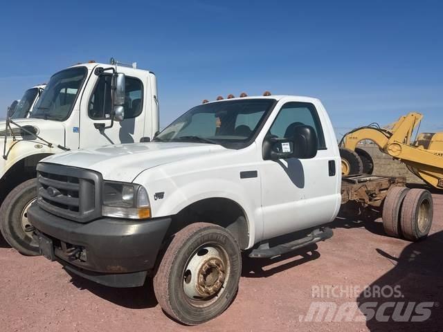 Ford F-550 駕駛室與內部