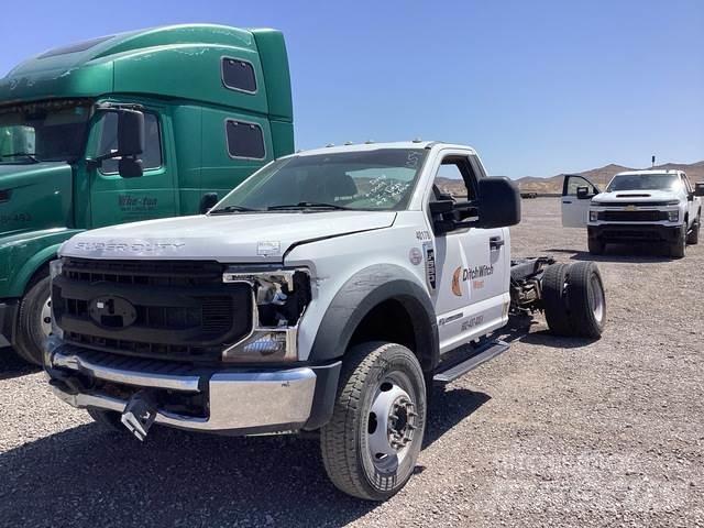 Ford F-550 駕駛室與內部