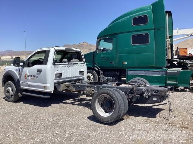 Ford F-550 駕駛室與內部