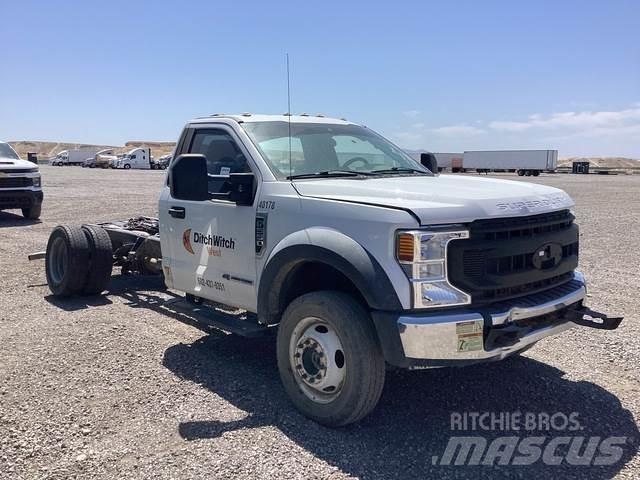 Ford F-550 駕駛室與內部
