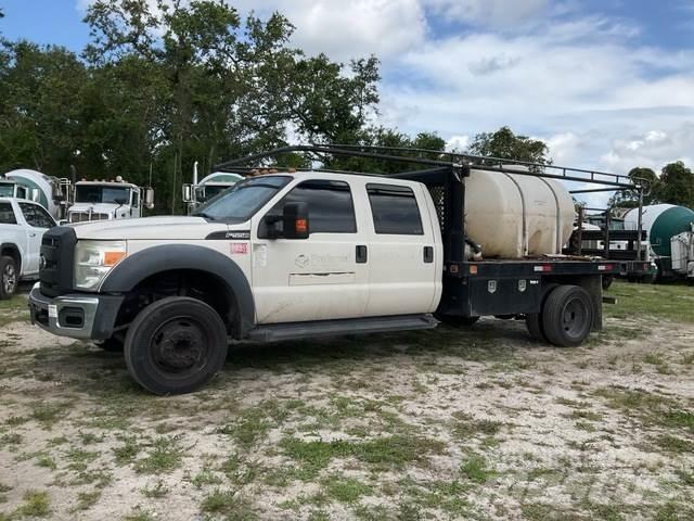 Ford F-550 平板式/側卸式卡車