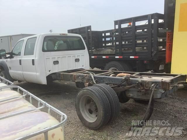 Ford F-550 駕駛室與內部