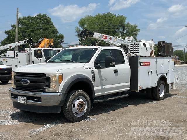 Ford F-550 都市/通用型車輛