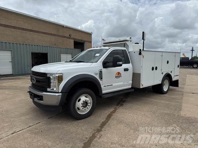 Ford F-550 都市/通用型車輛