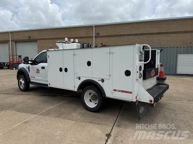 Ford F-550 都市/通用型車輛