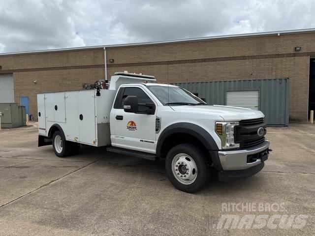 Ford F-550 都市/通用型車輛
