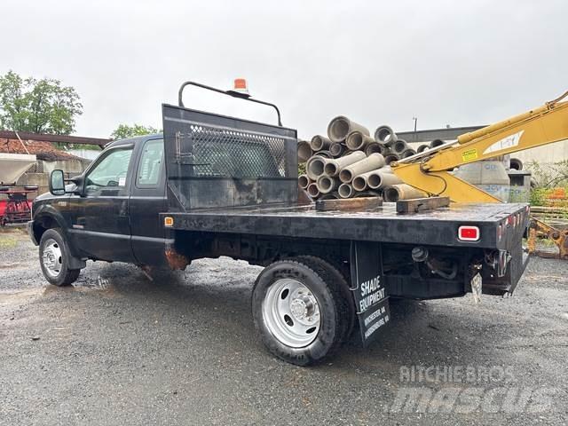 Ford F-550 平板式/側卸式卡車