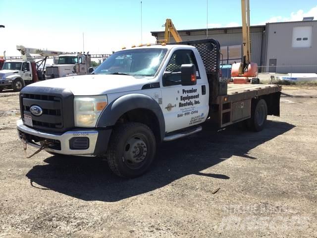 Ford F-550 平板式/側卸式卡車