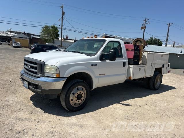 Ford F-550 都市/通用型車輛
