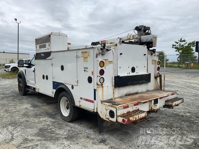 Ford F-550 都市/通用型車輛