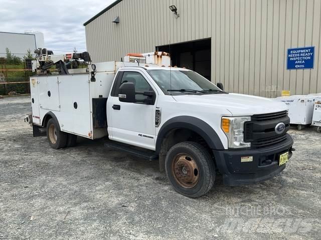 Ford F-550 都市/通用型車輛