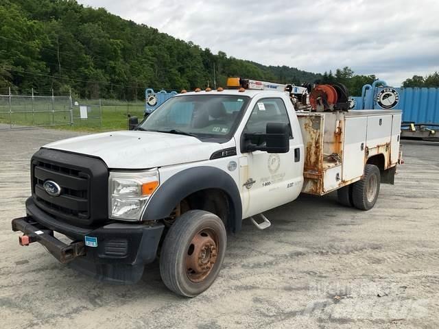 Ford F-550 都市/通用型車輛