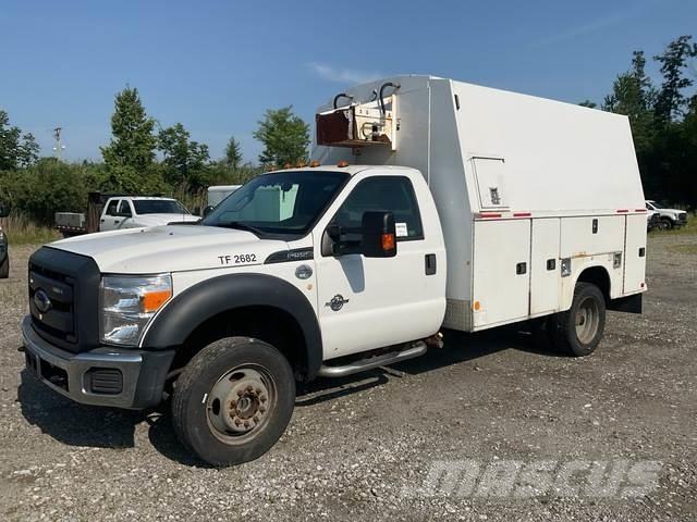 Ford F-550 皮卡.傳統半斗卡車/側卸板
